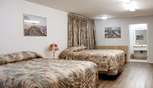 Single Room, 2 Queen Beds