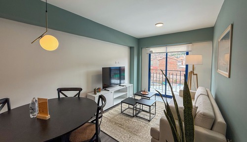 Apartment (510)