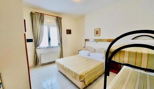 Basic Triple Room, Sea View