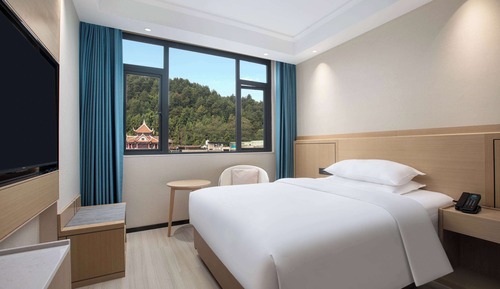 Superior Room, 1 Queen Bed, Smoking