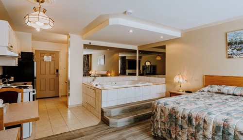 Suite, 1 King Bed