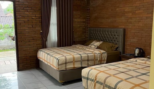 Comfort Quadruple Room, Courtyard View