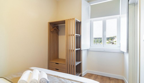 Basic Apartment, City View