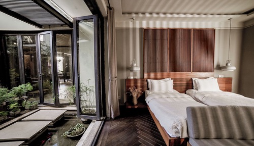Studio Suite, Courtyard View
