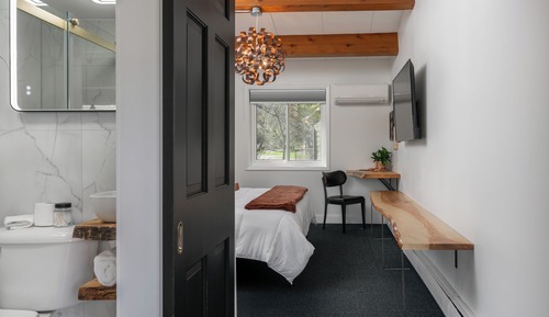 Luxury Room, 1 King Bed, Private Bathroom