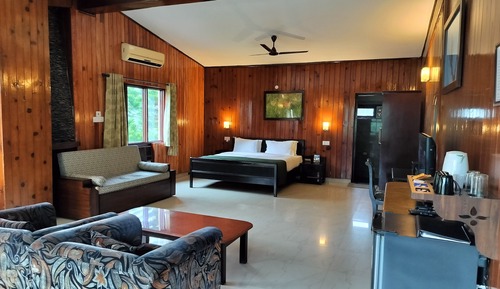 Family Suite, 1 King Bed with Sofa bed, Garden View