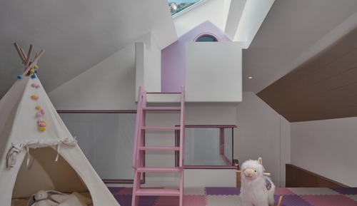 Family Suite, Mezzanine