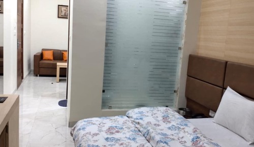 Deluxe Studio Suite, Multiple Bedrooms, City View