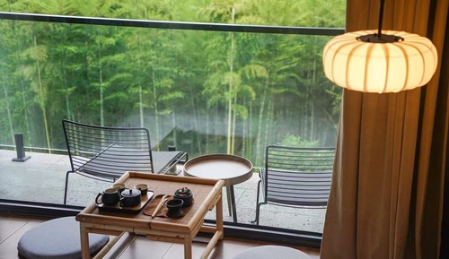 Deluxe Double Room, 1 Queen Bed, Balcony, Hill View