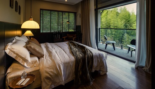Design Double Room, 1 Queen Bed, Balcony, Hill View