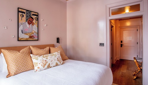 King Room (24/7 Front Desk)