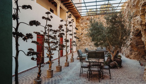 Grand Room, 2 Bedrooms, Fireplace, Courtyard View