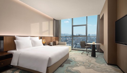 Standard Room, 1 King Bed