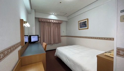 High Deluxe Single with Additional Amenities (Smoking)