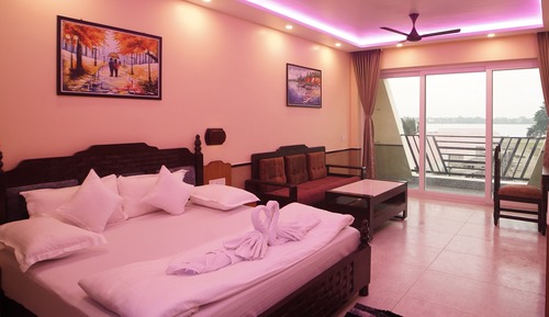 Deluxe Double Room, Balcony, River View