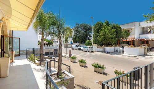 Deluxe Triple Room, Patio