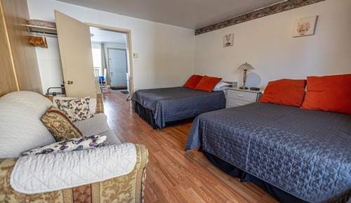 Classic Condo, 2 Queen Beds, River View