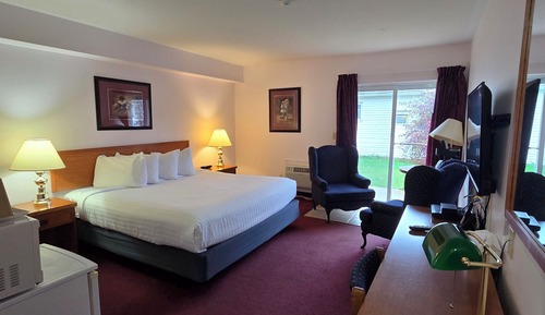Room, 1 King Bed, Non Smoking (North Section)