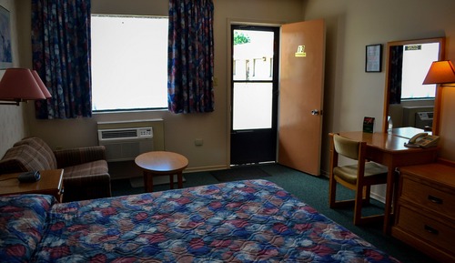 Standard Room, 1 Queen Bed