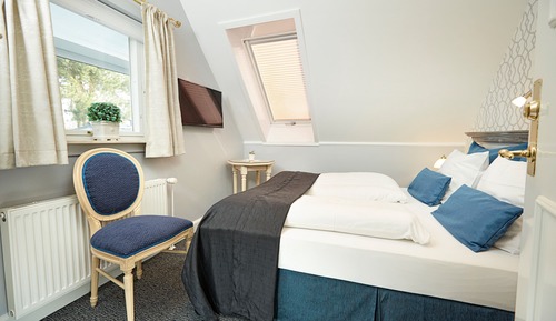 Standard Double Room, Shared Bathroom