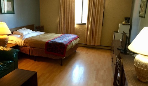 Standard Room, 1 Queen Bed, Refrigerator & Microwave