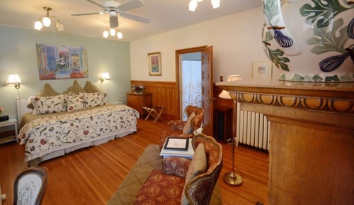 Standard Room, 1 King Bed (The Paintbrush Room)