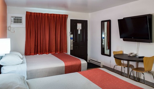 Deluxe Room, 2 Queen Beds, Non Smoking, Refrigerator & Microwave