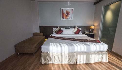 Deluxe Extra Room