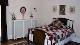 Standard Room, 1 Queen Bed (Tabitha's Quarters)