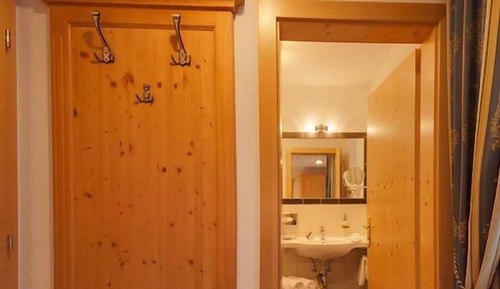 Standard Double Room, Balcony (Mutzkopf)