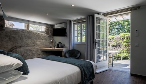 Troglodyte Room, Castle View