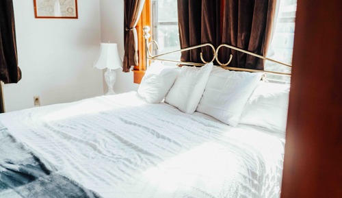 Suite, 1 King Bed (Plat and Tract Office, 2nd Floor, Accessible by Stairs Only)