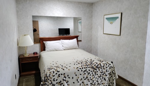 Deluxe Suite, 1 Queen Bed with Sofa bed, Poolside