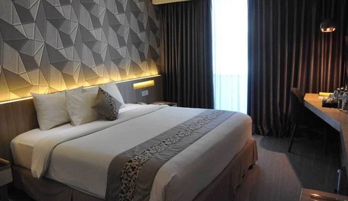 Deluxe Room, 1 King Bed