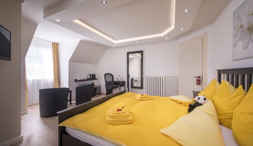 Superior Villa, 1 King Bed with Sofa bed, Shared Bathroom, Garden View