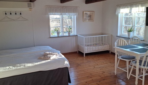 Family Room, Shared Bathroom