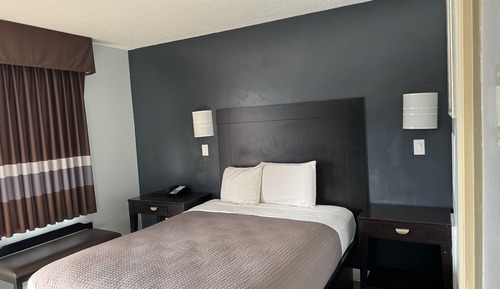 Standard Room, 1 Queen Bed, Non Smoking