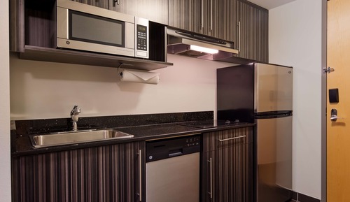 Standard Room, 1 Queen Bed, Non Smoking, Kitchen (with Sofabed, Full Kitchen)
