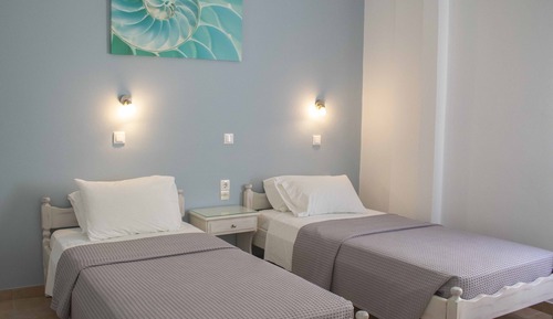 Economy Quadruple Room (No balcony)