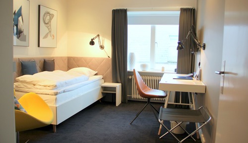 Single Room (bed of 1x90 cm)