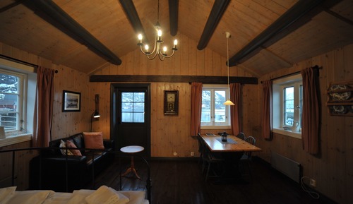 1-bedroom Deluxe rorbu cabin with sea view