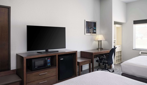 Standard Room, 2 Queen Beds, Accessible, Bathtub