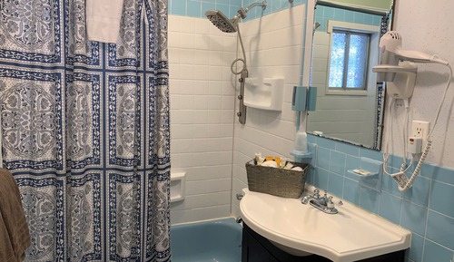 Deluxe Studio Suite, Multiple Beds, Kitchen