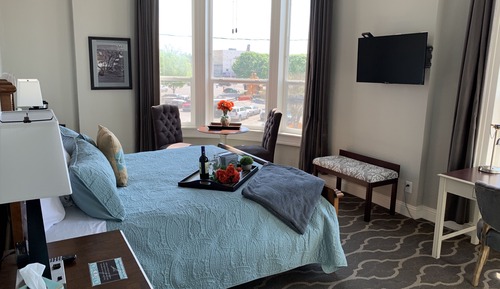 Executive Room, City View, Corner