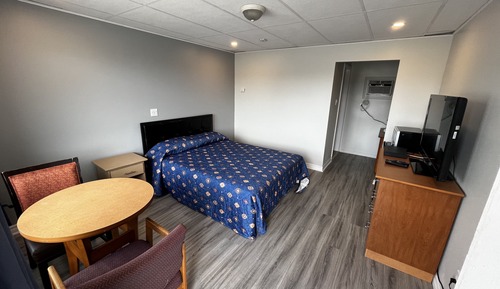 Standard Room, 1 Queen Bed