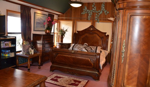 Apartment, 1 Queen Bed, Kitchen, Lake View