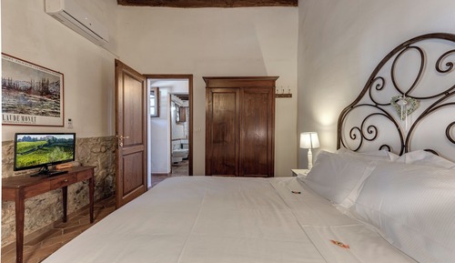 Royal Suite, Jetted Tub
