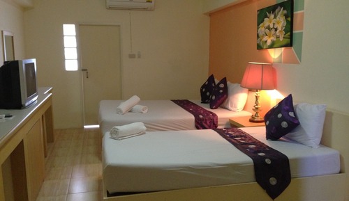 Triple Room