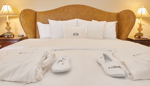 Executive Suite, 1 King Bed, Jetted Tub, Lake View
