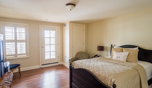 Junior Suite, 1 Queen Bed, Lake View